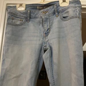 Light wash hollister denim size 1 long jeans